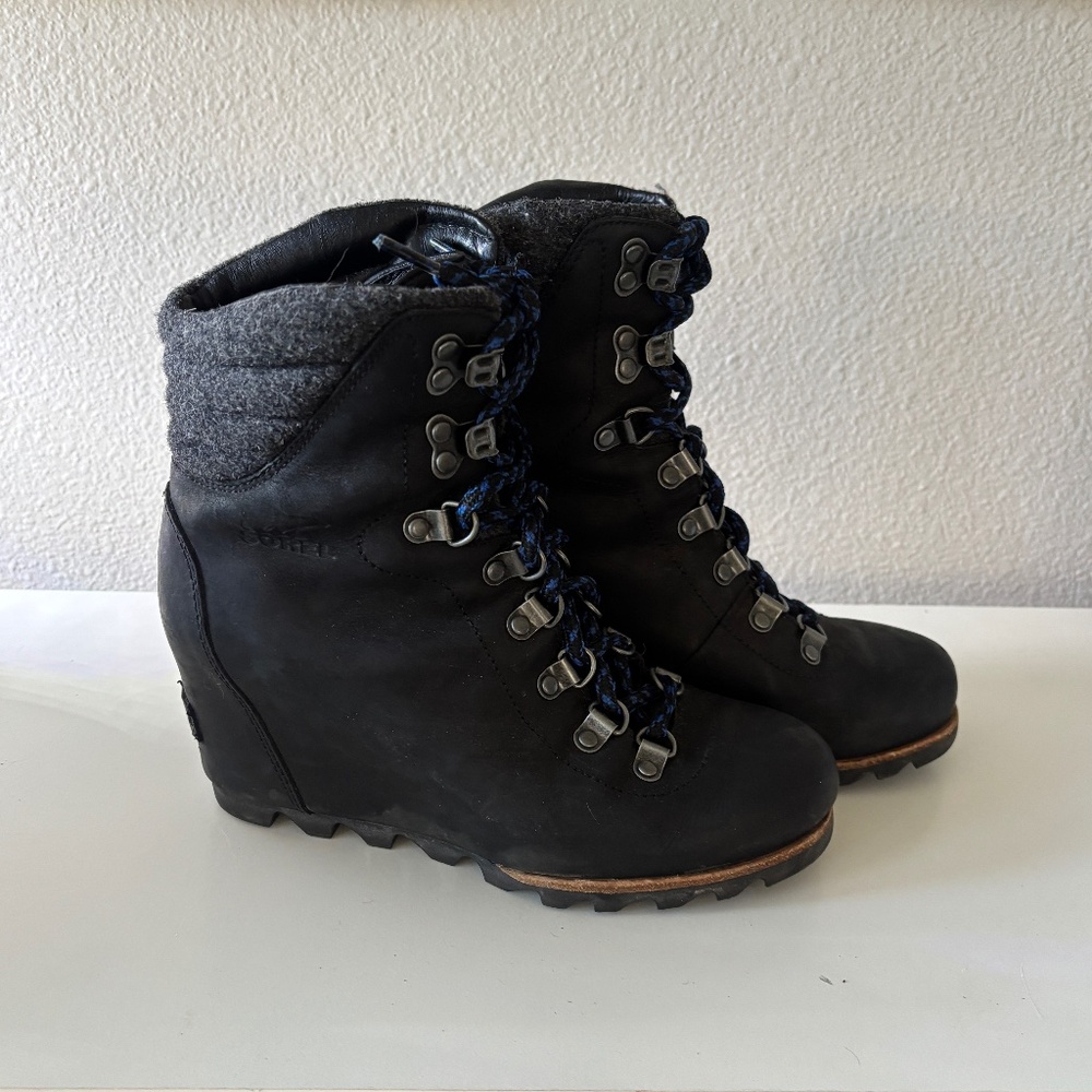 Sorel Conquest Wedge boots